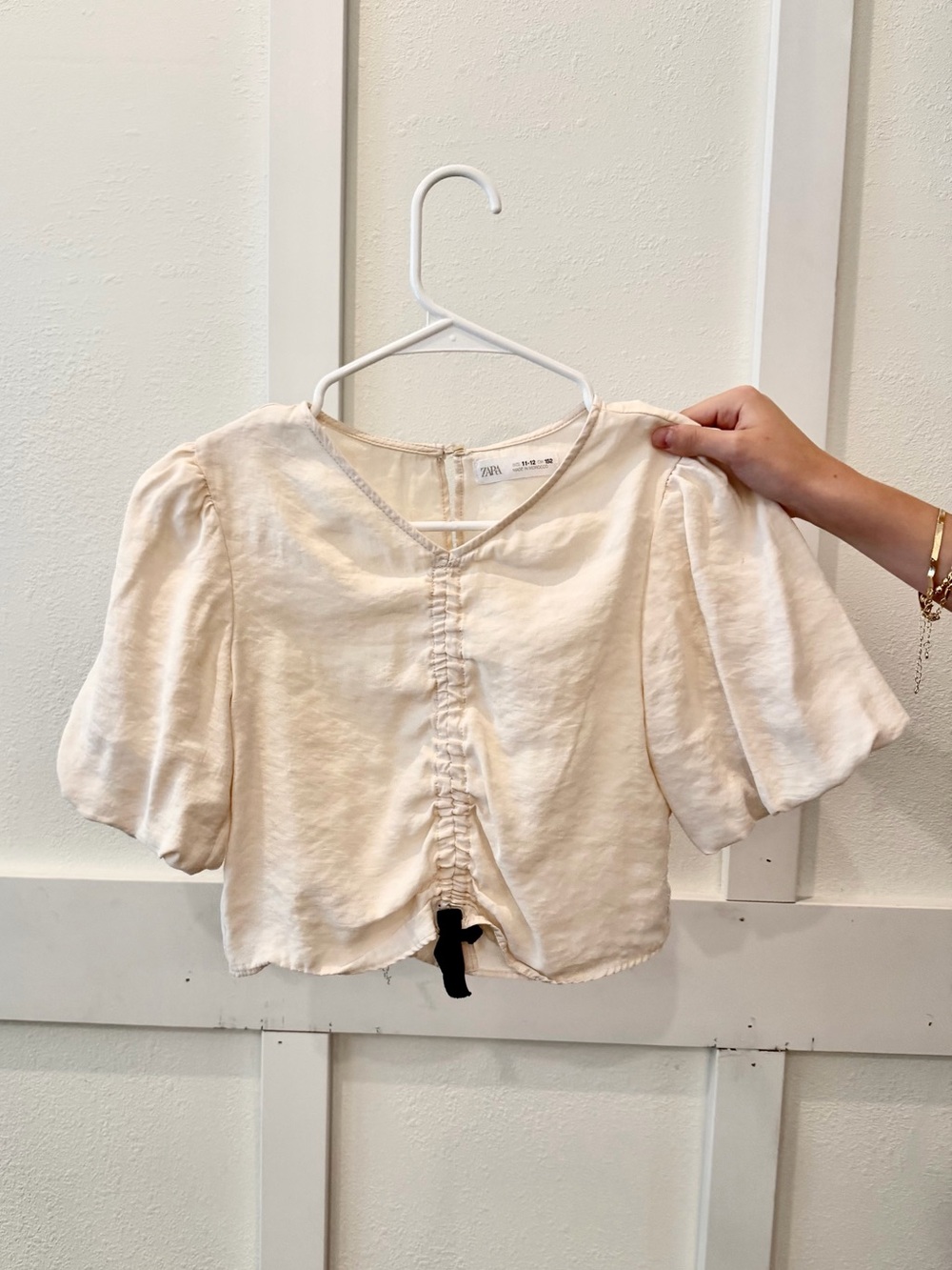 Zara Cream Cropped Puff-Sleeve Blouse